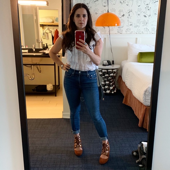 Meet your Posher, Iris - Picture 3 of 9